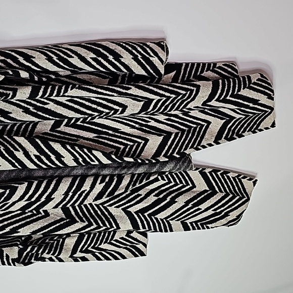 Le Chateau XL black and white hooded layering cardigan - Picture 3 of 7